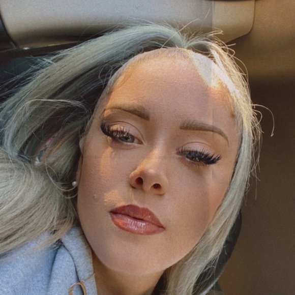 Meet your Posher, Jennifer - Picture 1 of 1